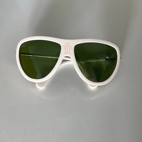 MONCLER LUNETTES ML0128
Polarized Perforated Aviator Sunglasses - Picture 1 of 5